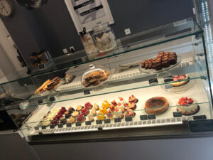 vitrine-expo-blanche